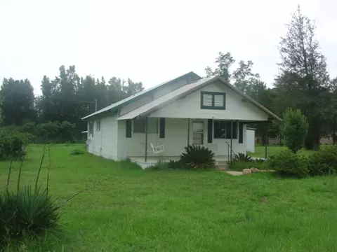 443 Orange Dr, Laurel, MS 39443 photo 2