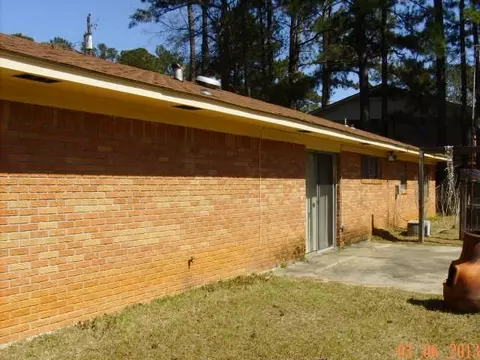 812 Tower Dr, Laurel, MS 39440 photo 2