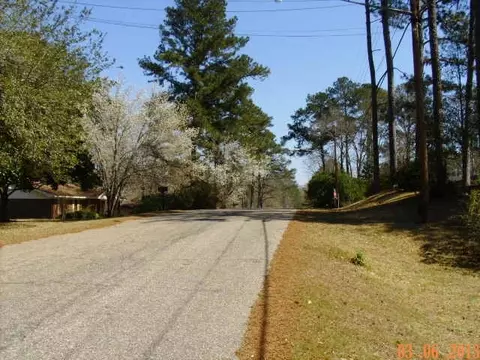 812 Tower Dr, Laurel, MS 39440 photo 9