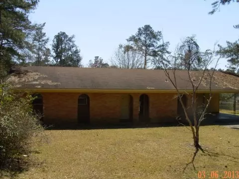 812 Tower Dr, Laurel, MS 39440 photo 1