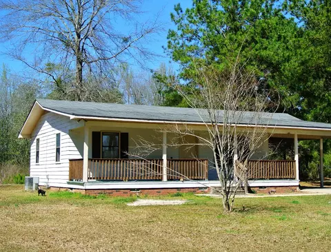 16 Jan Dr, Laurel, MS 39443 photo 1