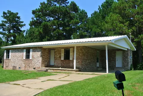 2 Jan Dr, Laurel, MS 39443 photo 1