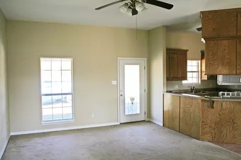 923 Lee St, Wiggins, MS 39577 photo 3