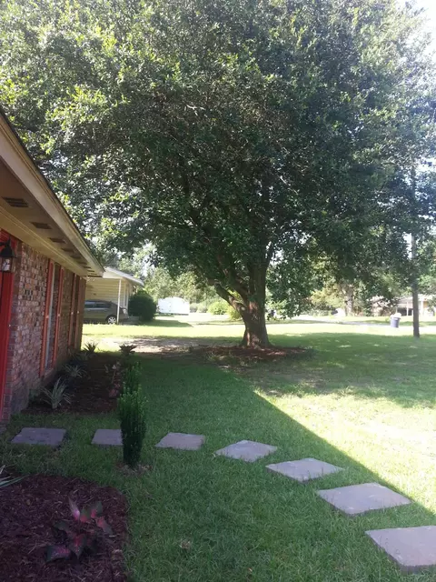 64 Shamrock Dr, Laurel, MS 39443 photo 3