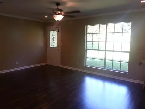64 Shamrock Dr, Laurel, MS 39443 photo 5