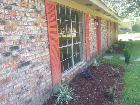 64 Shamrock Dr, Laurel, MS 39443 photo 2
