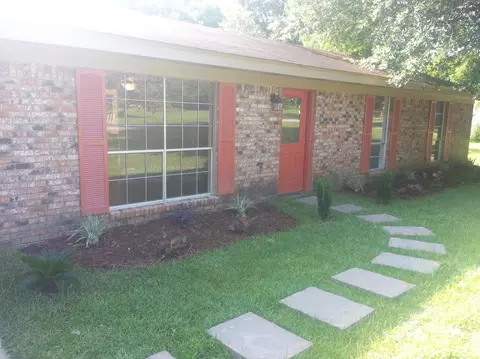 64 Shamrock Dr, Laurel, MS 39443 photo 1