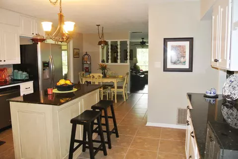 217 Triangle Dr, Laurel, MS 39443 photo 8