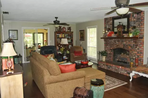 217 Triangle Dr, Laurel, MS 39443 photo 14
