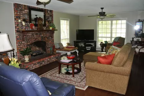 217 Triangle Dr, Laurel, MS 39443 photo 16