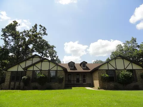 1638 Lakeview Dr, Laurel, MS 39440 photo 17