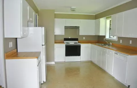 8 Jan Dr, Laurel, MS 39443 photo 4