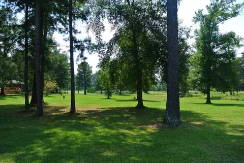 8 Jan Dr, Laurel, MS 39443 photo 16
