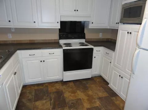 1027 Parker Dr, Laurel, MS 39440 photo 5