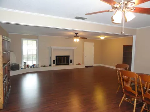 1027 Parker Dr, Laurel, MS 39440 photo 7