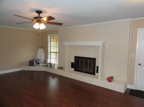 1027 Parker Dr, Laurel, MS 39440 photo 10