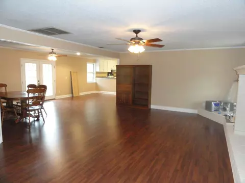 1027 Parker Dr, Laurel, MS 39440 photo 9