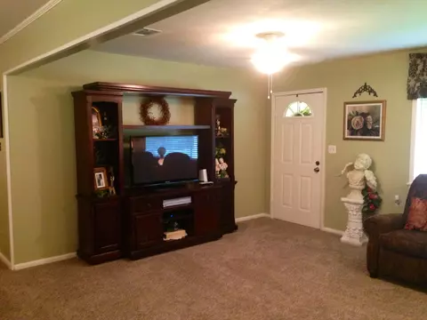 106 Smith St, Collins, MS 39428 photo 9