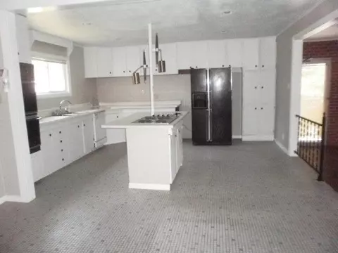 7 Bay Cir, Laurel, MS 39440 photo 2
