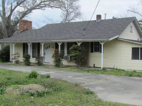 423 8th St, Purvis, MS 39475 photo 2