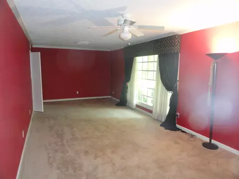 1035 Parker Dr, Laurel, MS 39440 photo 2