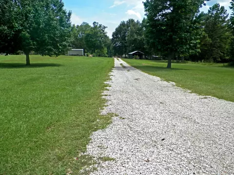 59 Line Rd, Laurel, MS 39443 photo 3