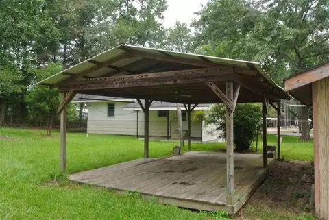32 Toombs, Laurel, MS 39443 photo 10