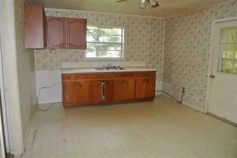 32 Toombs, Laurel, MS 39443 photo 3