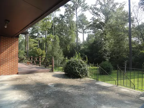 20 Oak Crest Dr, Laurel, MS 39440 photo 2