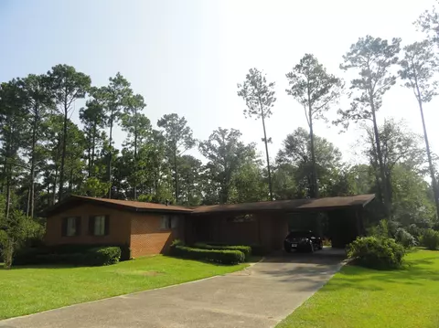 20 Oak Crest Dr, Laurel, MS 39440 photo 1