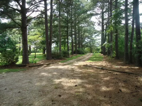 1098 Howell Rd, Purvis, MS 39475 photo 3