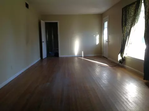 1 College, Laurel, MS 39440 photo 2