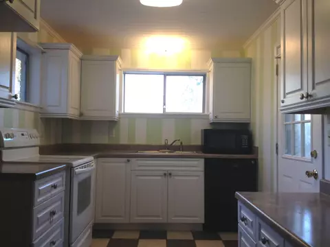 701 S Fourth St, Collins, MS 39428 photo 9