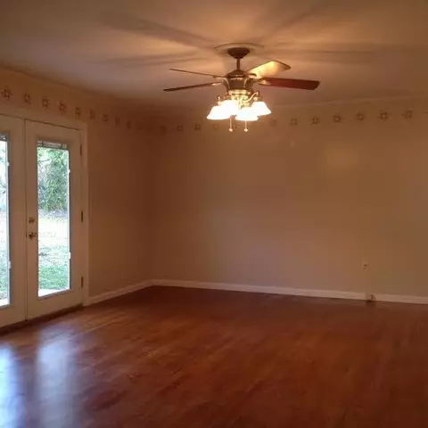 701 S Fourth St, Collins, MS 39428 photo 3