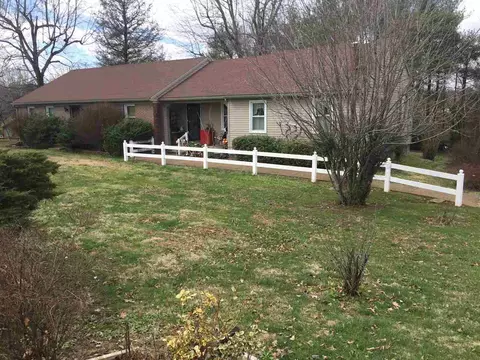 161 Hillview Dr, Beechmont, KY 42323 photo 1
