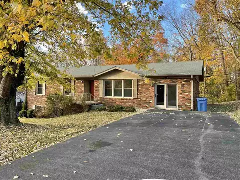 136 Meadow Dr, Glasgow, KY 42141 photo 1