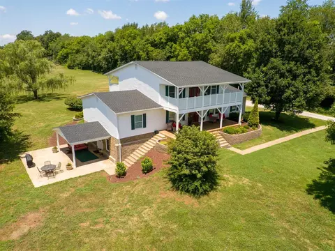 12555 Nashville Rd, Woodburn, KY 42170