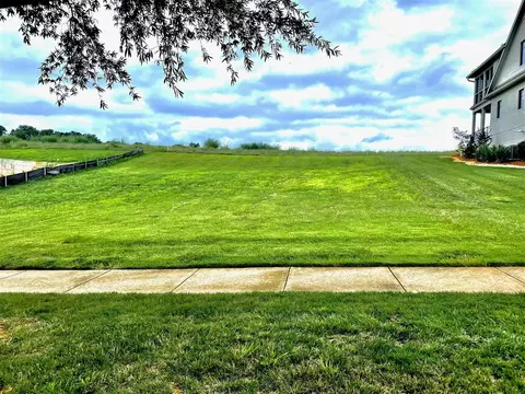418 Village Way, Bowling Green, KY 42103