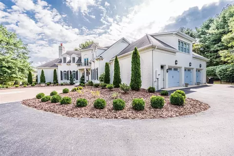 225 Rivergreen Ln, Bowling Green, KY 42103