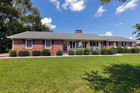 12240 New Bowling Green Rd, Smiths Grove, KY 42171