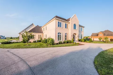 215 Winston Ct, Bowling Green, KY 42104