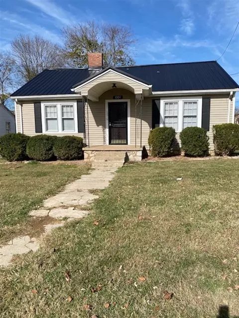 1301 Nutwood St, Bowling Green, KY 42104