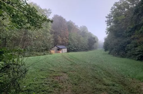 Ac M Scott Road, Breeding, KY 42715