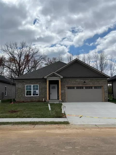 1053 County House Ln, Bowling Green, KY 42101