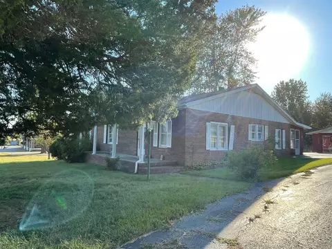 87 Twin Oaks Dr, Greenville, KY 42345