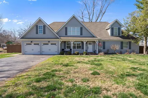 713 Spruce Ct, Bowling Green, KY 42103