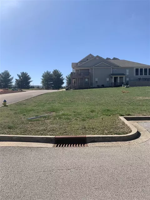 415 Traditions Blvd, Bowling Green, KY 42103