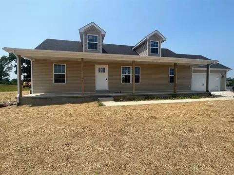 2386 Lodge Hall Rd, Bowling Green, KY 42101