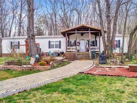 1166 Tom Word Rd, Summer Shade, KY 42166