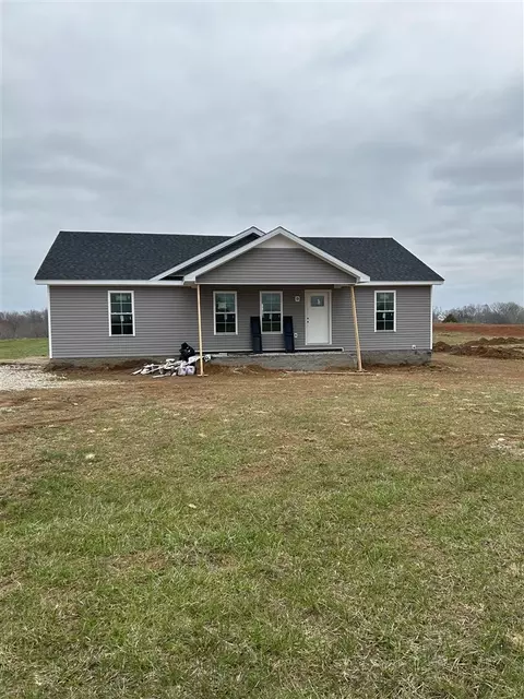 686 Howser Rd, Smiths Grove, KY 42171